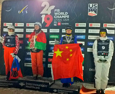 Александра Романовская завоевала золотую медаль на Чемпионате мира по фристайлу